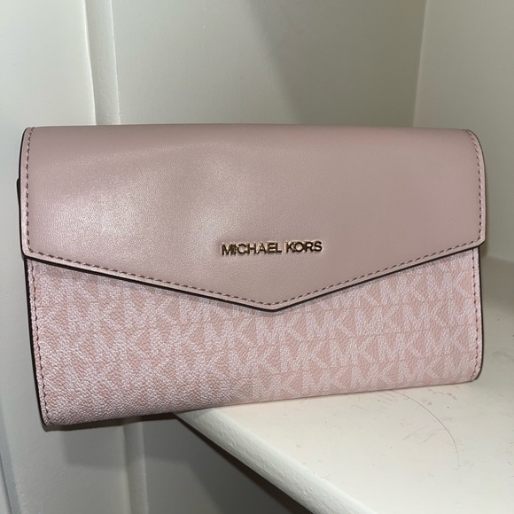Michael Kors Pink Clutch - Picture 1 of 6